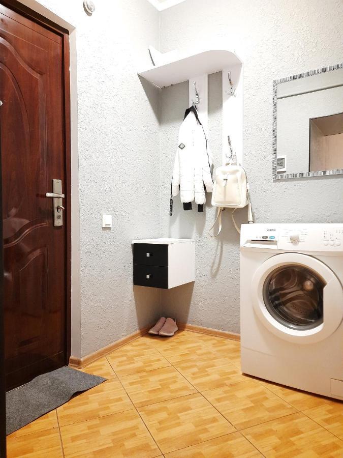 1-Room Apartment In The Center, 5 Minutes To Deribasovskaya Odessza Kültér fotó